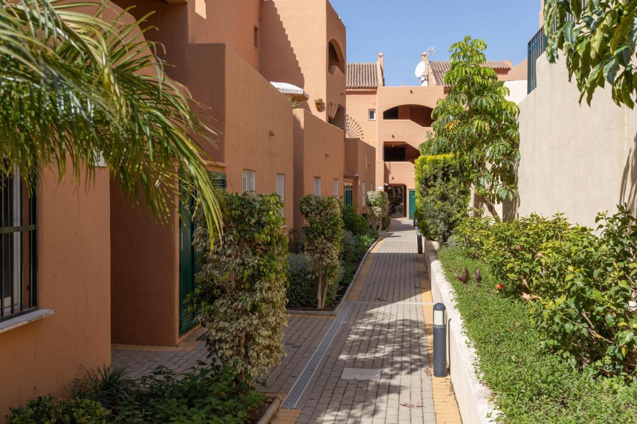 1 Marbella Beach Golf Apartment Екстериор снимка